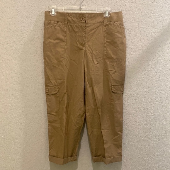 🌹Host Pick🌹▶️Talbots◀️ cargo capris in khaki size 4P - Picture 1 of 7